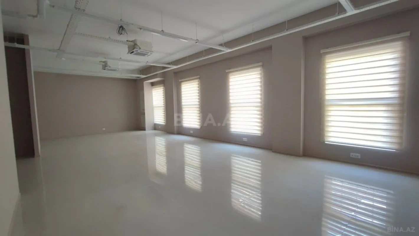 Satılır 3 otaqlı ofis 94 m²