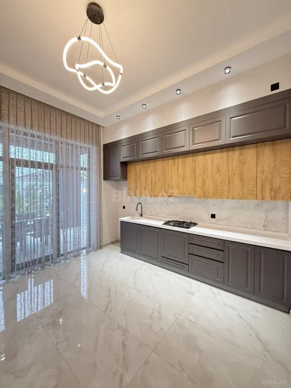 Satılır 4 otaqlı həyət evi 180 m²