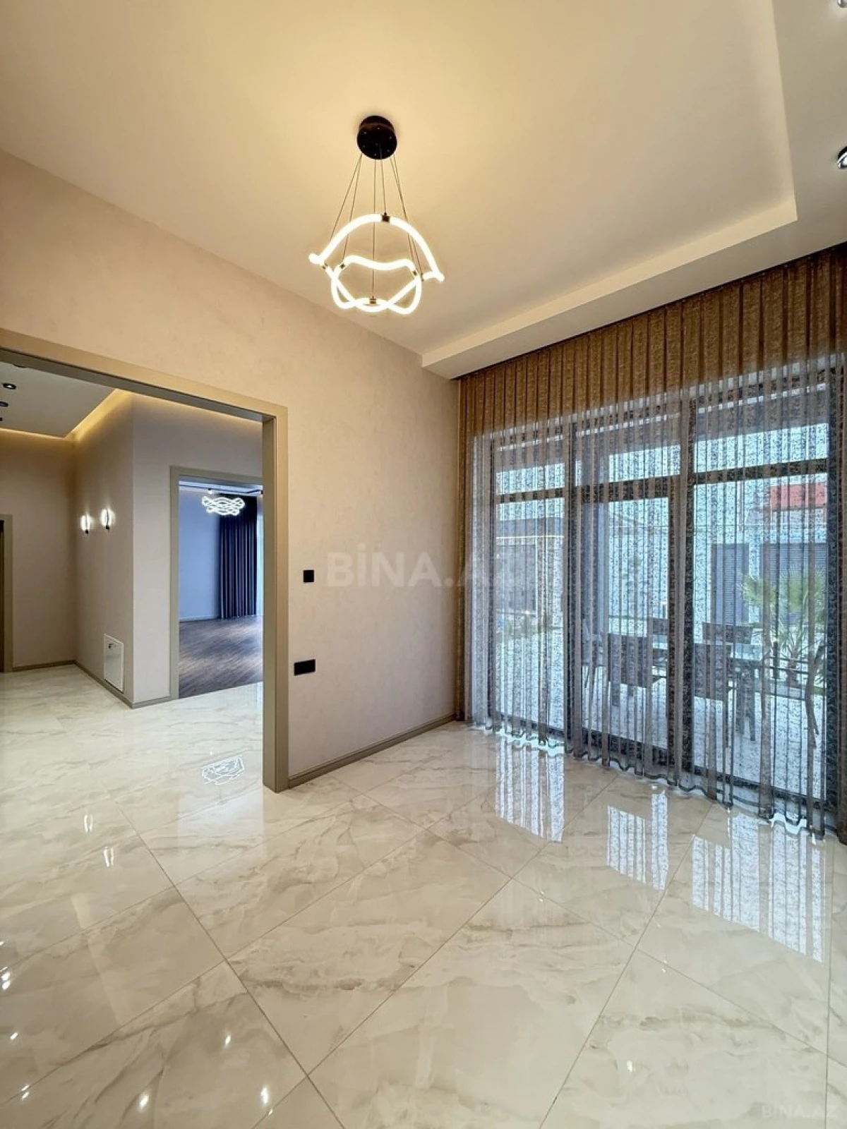 Satılır 4 otaqlı həyət evi 180 m²