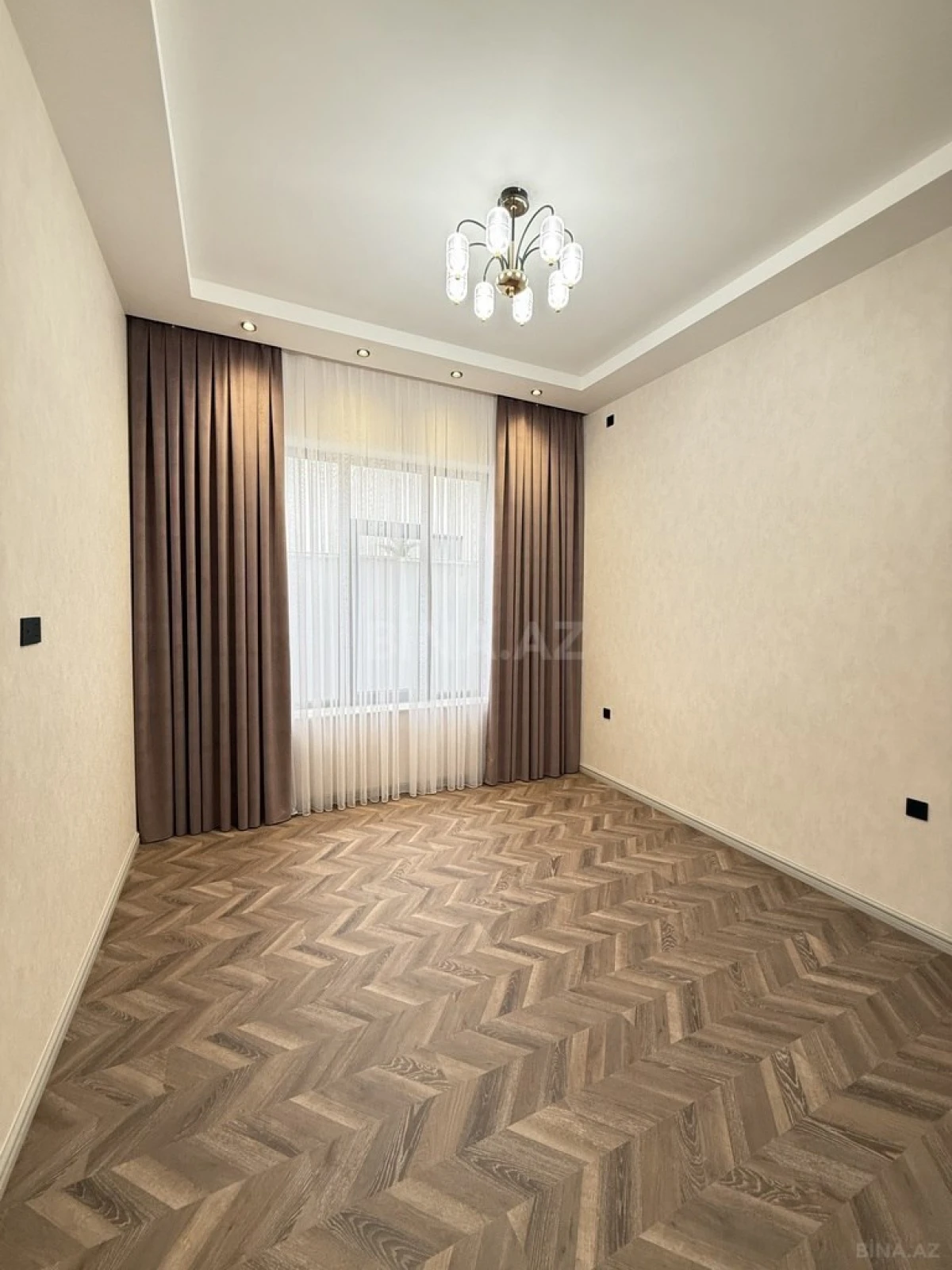 Satılır 4 otaqlı həyət evi 180 m²