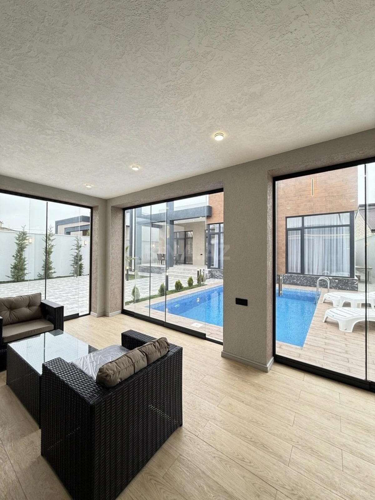 Satılır 4 otaqlı həyət evi 180 m²