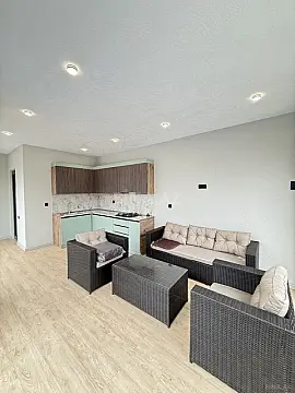 Satılır 4 otaqlı həyət evi 180 m²