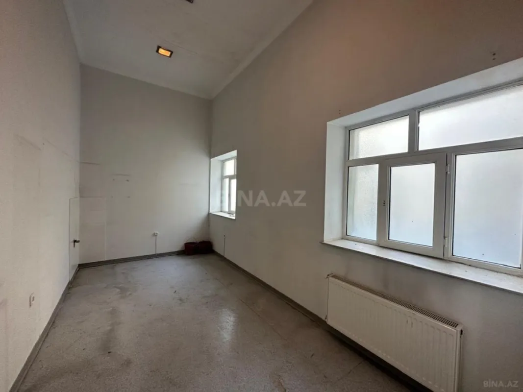 Satılır obyekt 430 m²
