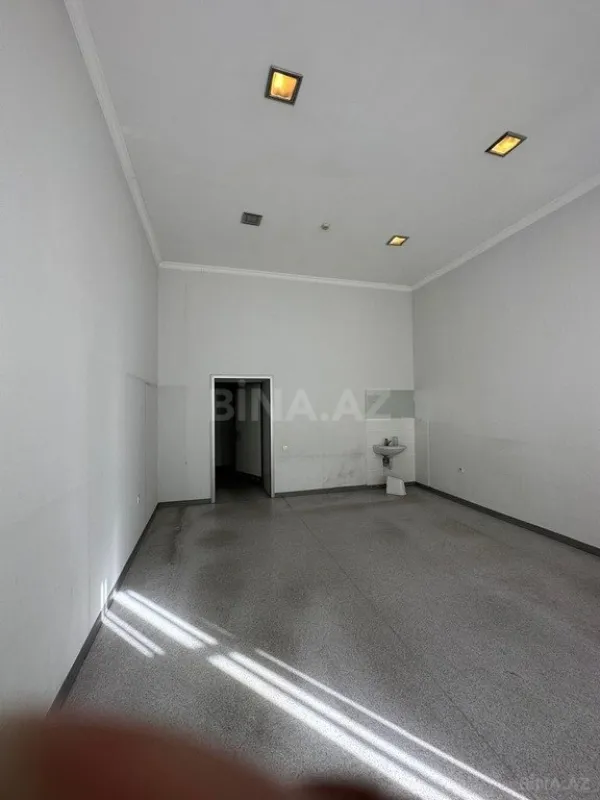 Satılır obyekt 430 m²