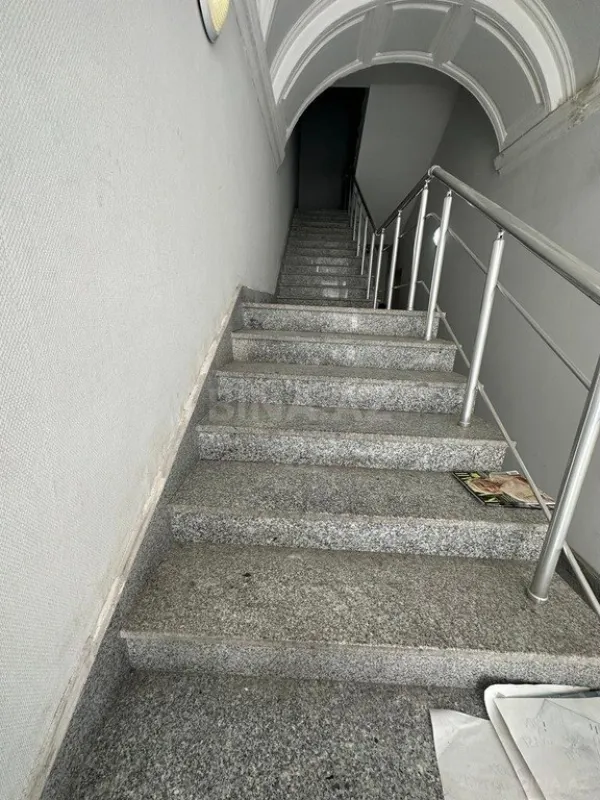 Satılır obyekt 430 m²