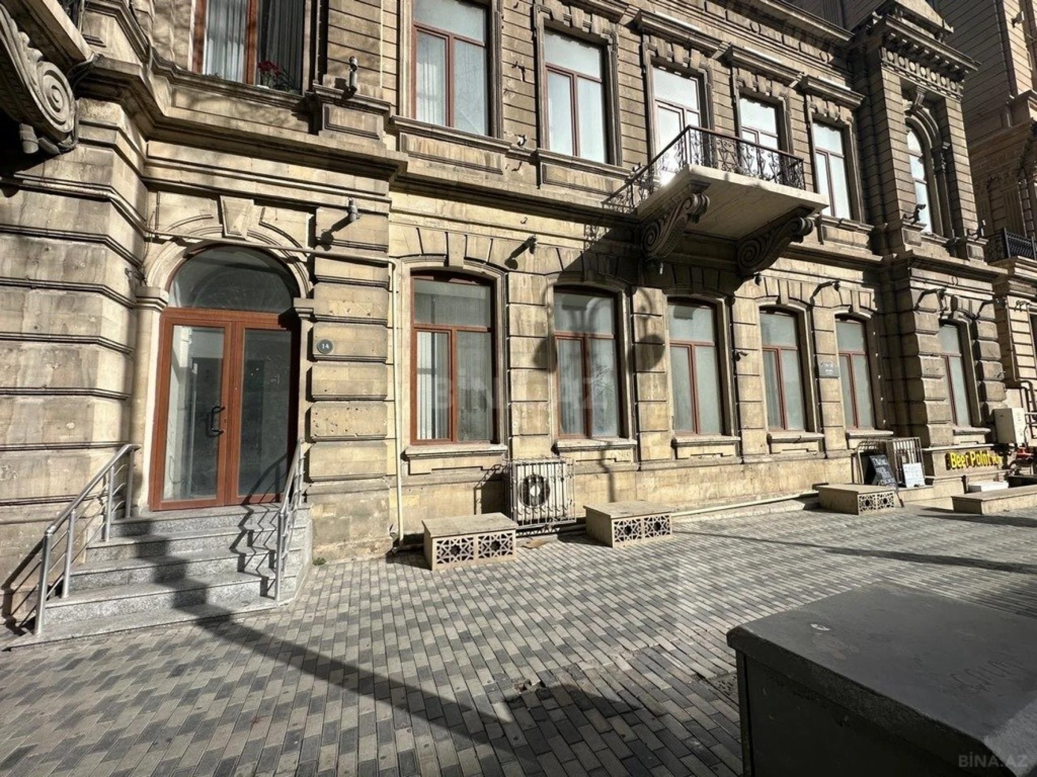 Satılır obyekt 430 m²