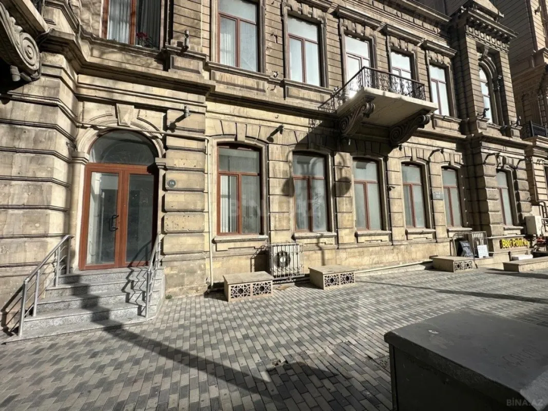 Satılır obyekt 430 m²