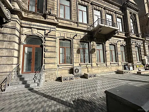 Satılır obyekt 430 m² — Bakı, Sahil qəs. 430.00 m²