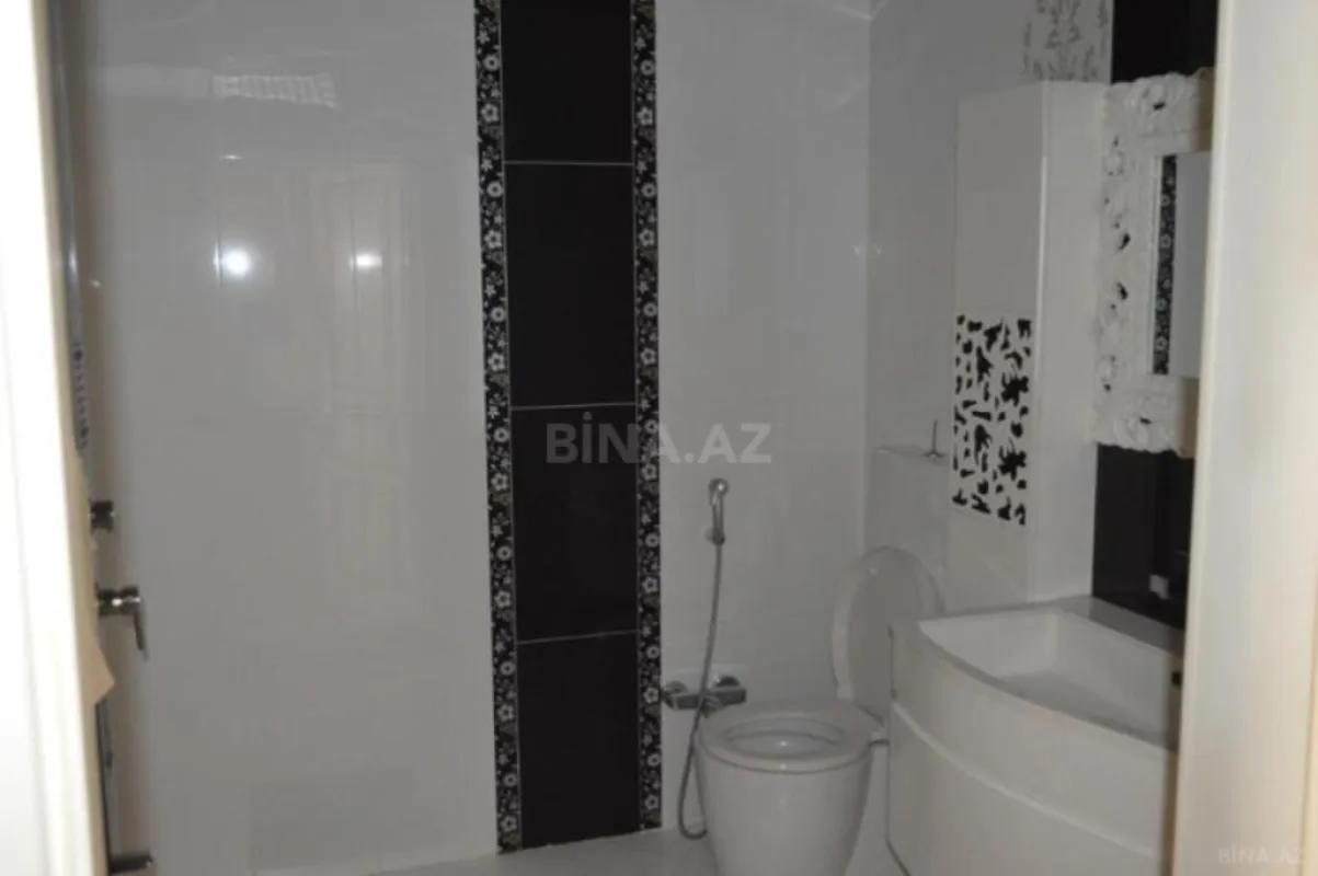 Satılır 7 otaqlı həyət evi 500 m²