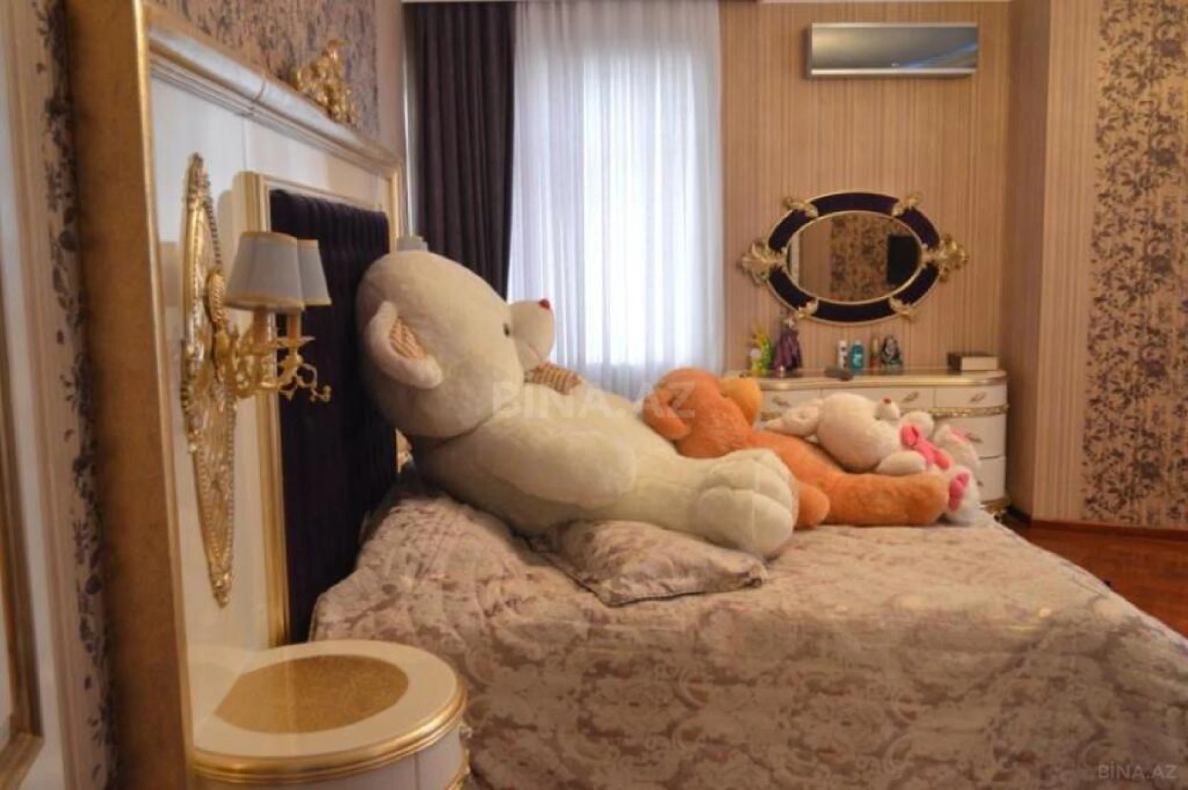 Satılır 7 otaqlı həyət evi 500 m²