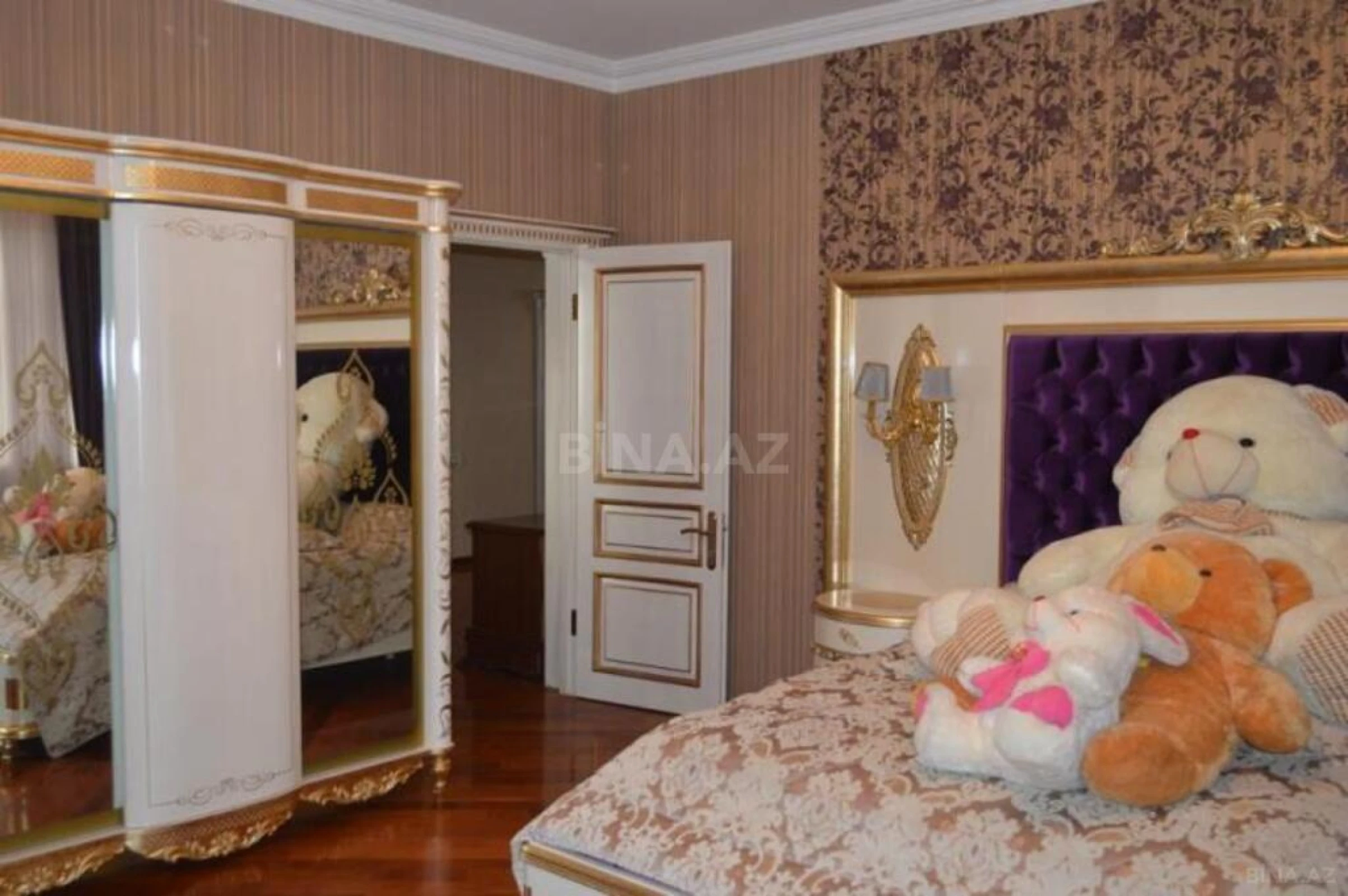 Satılır 7 otaqlı həyət evi 500 m²