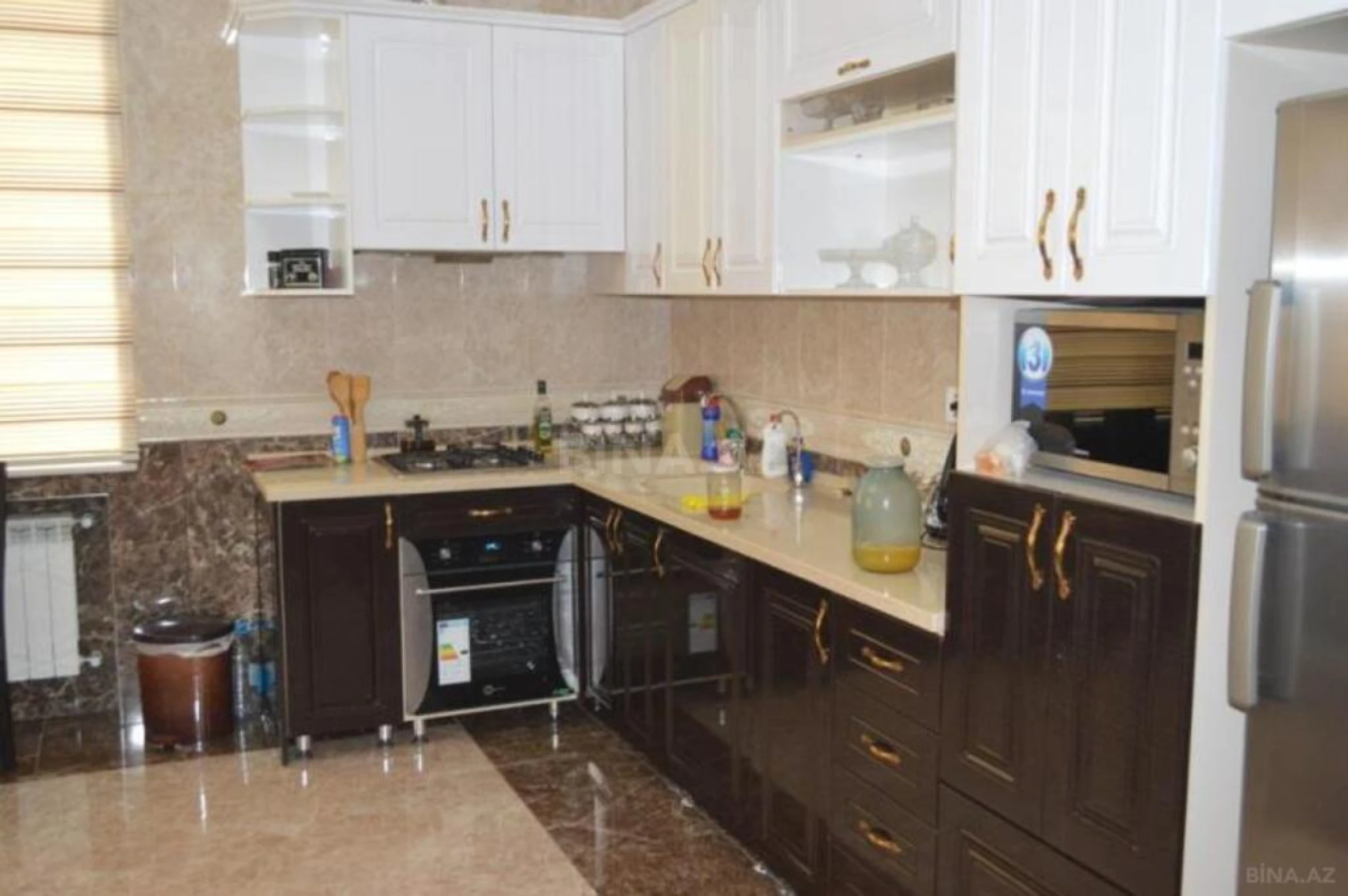 Satılır 7 otaqlı həyət evi 500 m²