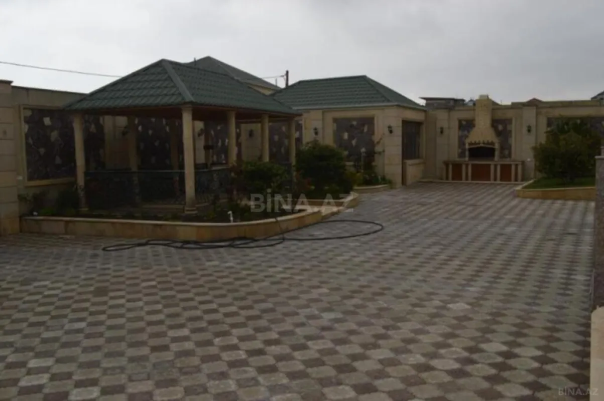 Satılır 7 otaqlı həyət evi 500 m²