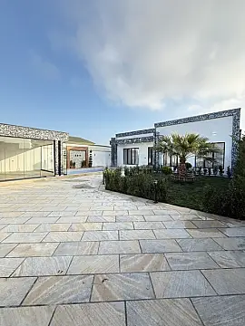 Satılır 5 otaqlı həyət evi 220 m²