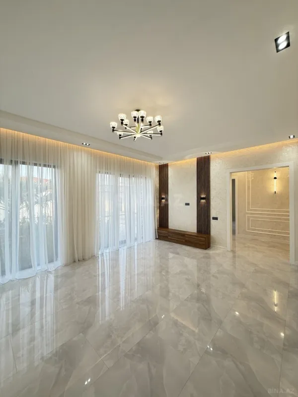 Satılır 5 otaqlı həyət evi 220 m²
