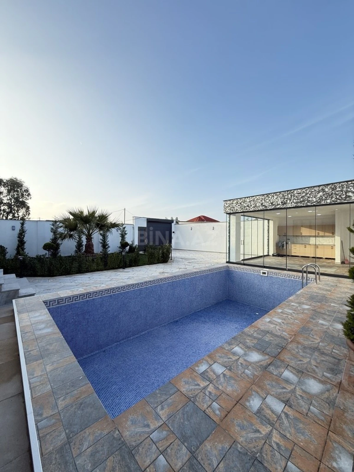 Satılır 5 otaqlı həyət evi 220 m²