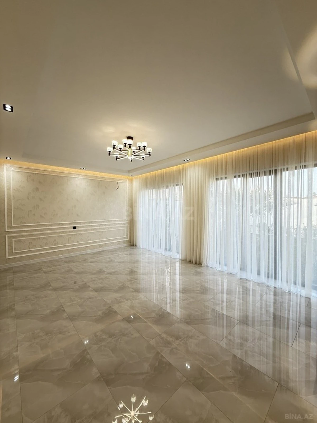 Satılır 5 otaqlı həyət evi 220 m²