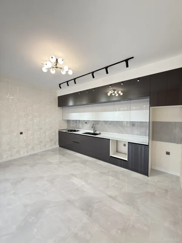 Satılır 5 otaqlı həyət evi 220 m²