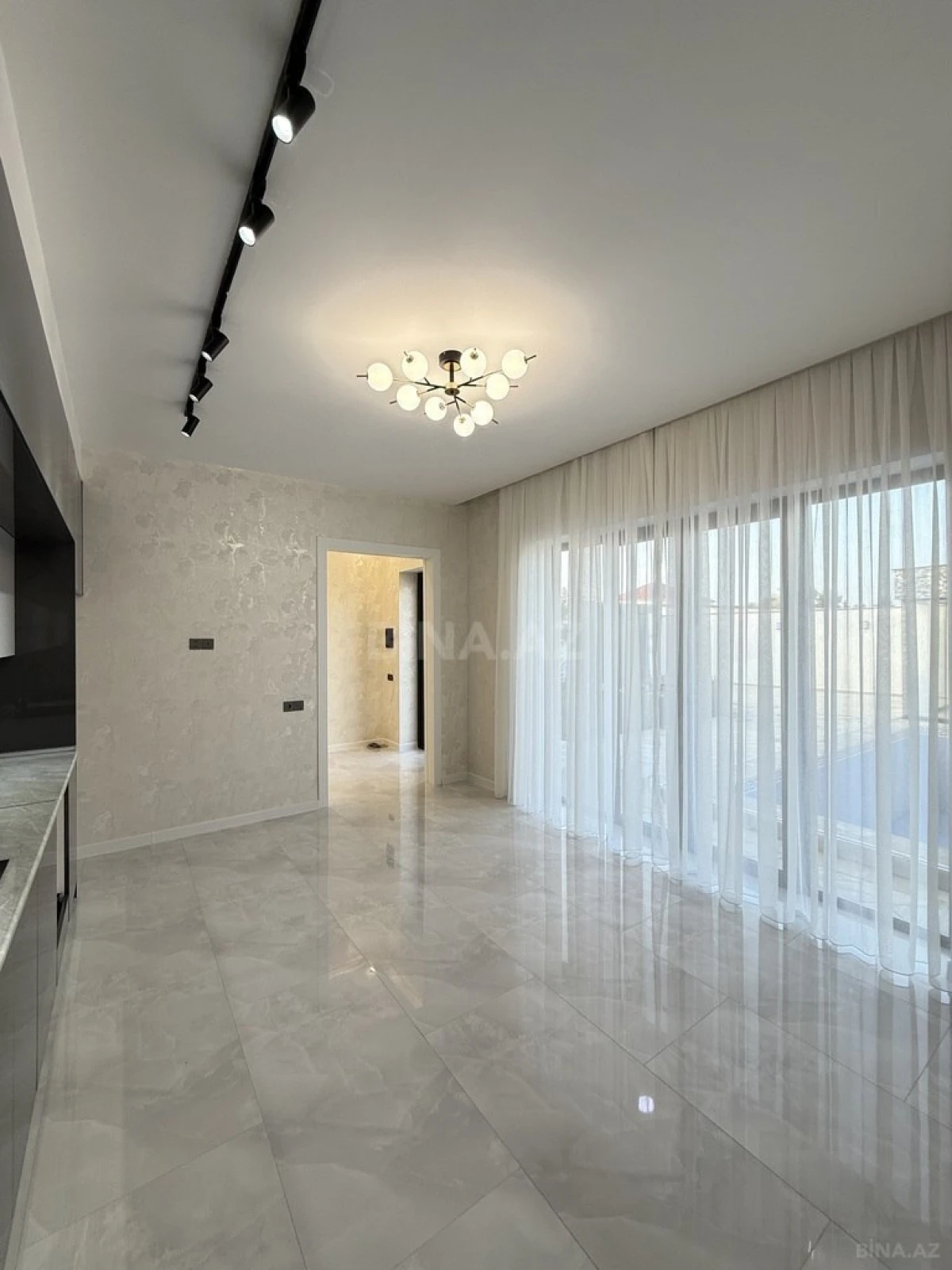 Satılır 5 otaqlı həyət evi 220 m²