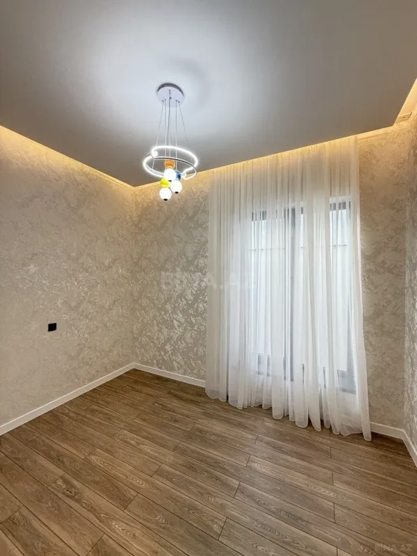 Satılır 5 otaqlı həyət evi 220 m²