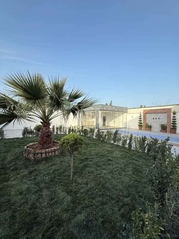 Satılır 5 otaqlı həyət evi 220 m²