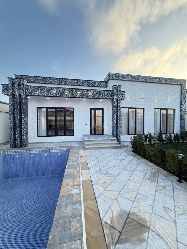 Satılır 5 otaqlı həyət evi 220 m²