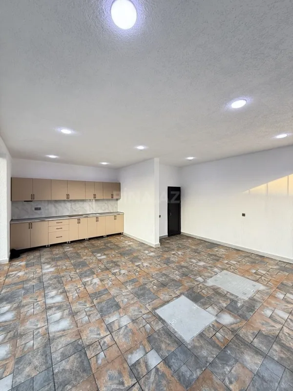 Satılır 5 otaqlı həyət evi 220 m²