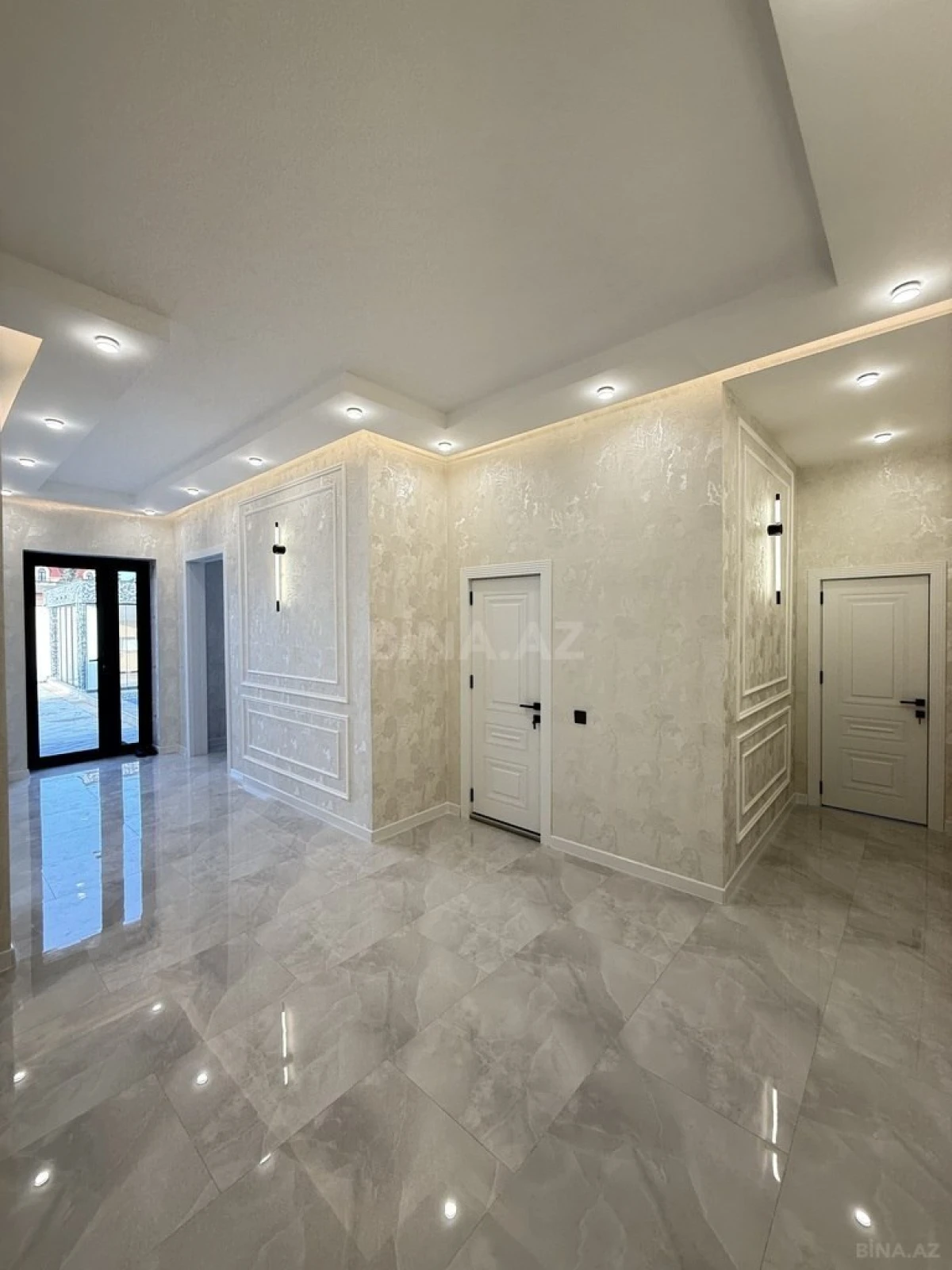 Satılır 5 otaqlı həyət evi 220 m²