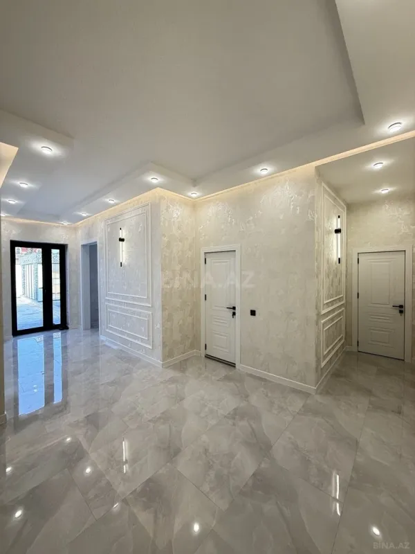 Satılır 5 otaqlı həyət evi 220 m²