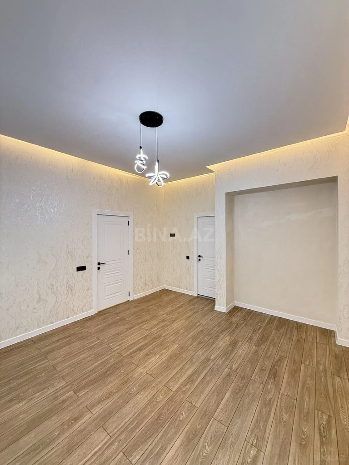 Satılır 5 otaqlı həyət evi 220 m²