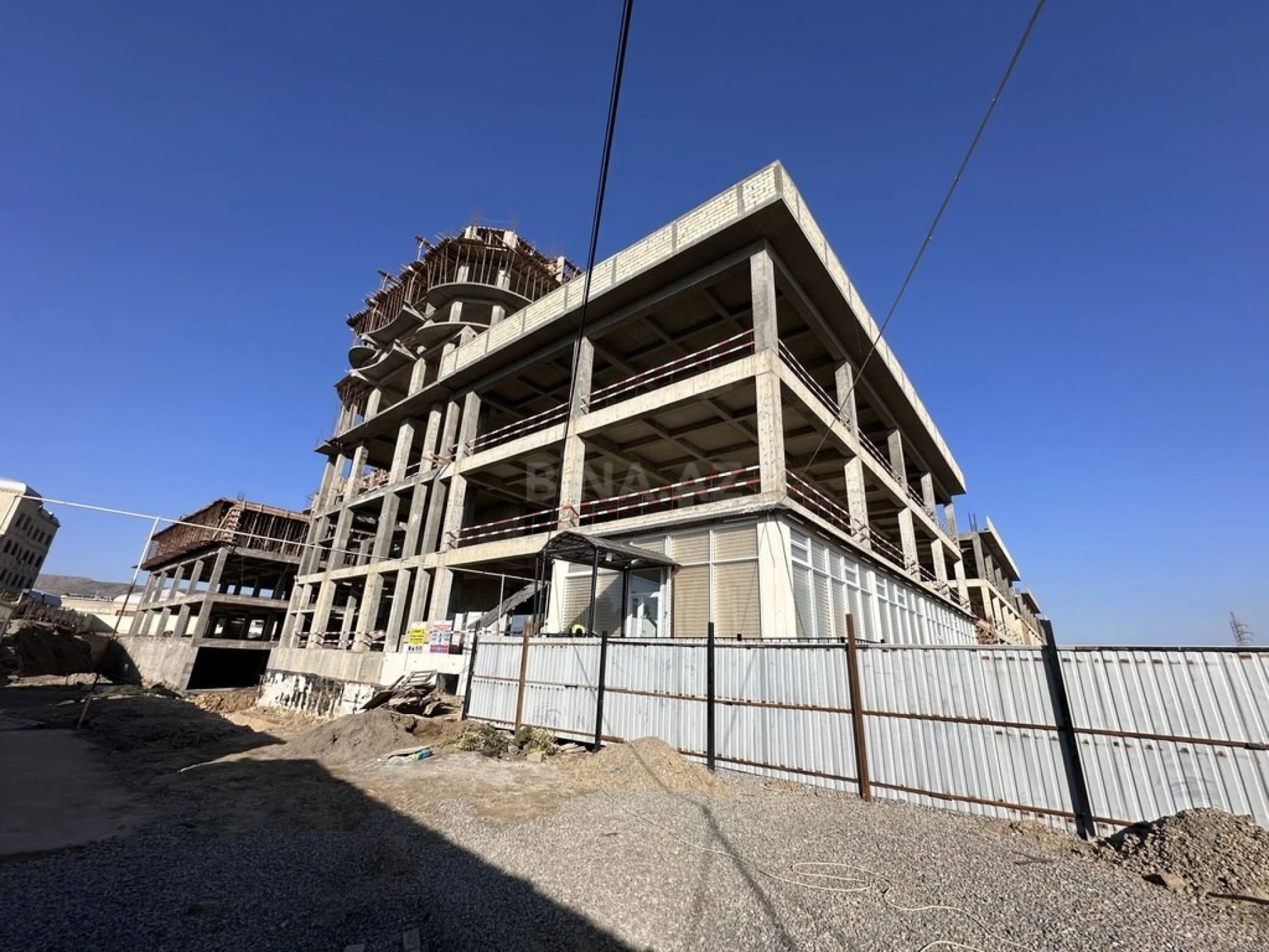 Satılır 2 otaqlı mənzil 79 m²
