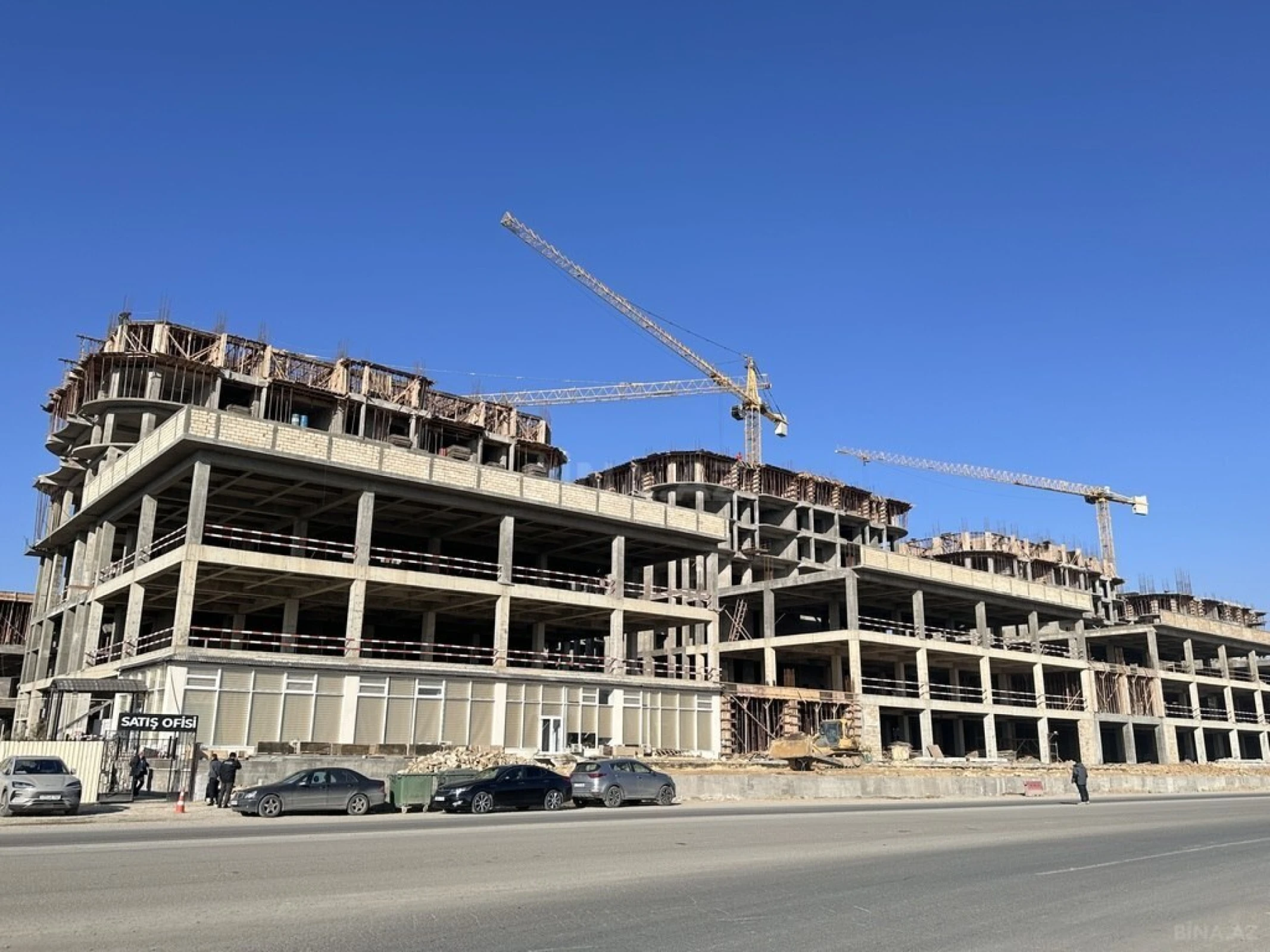 Satılır 2 otaqlı mənzil 79 m²