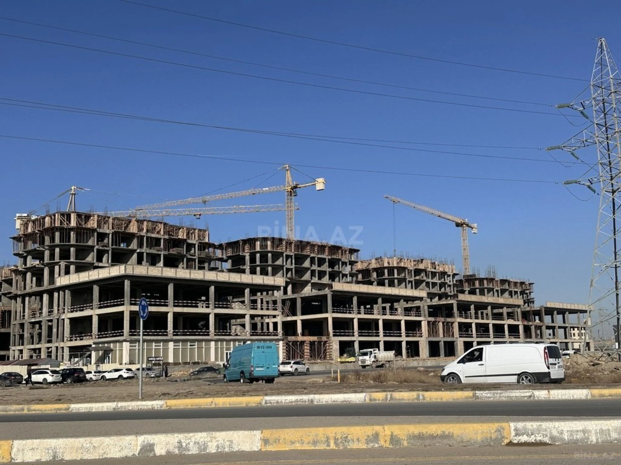 Satılır 2 otaqlı mənzil 79 m²