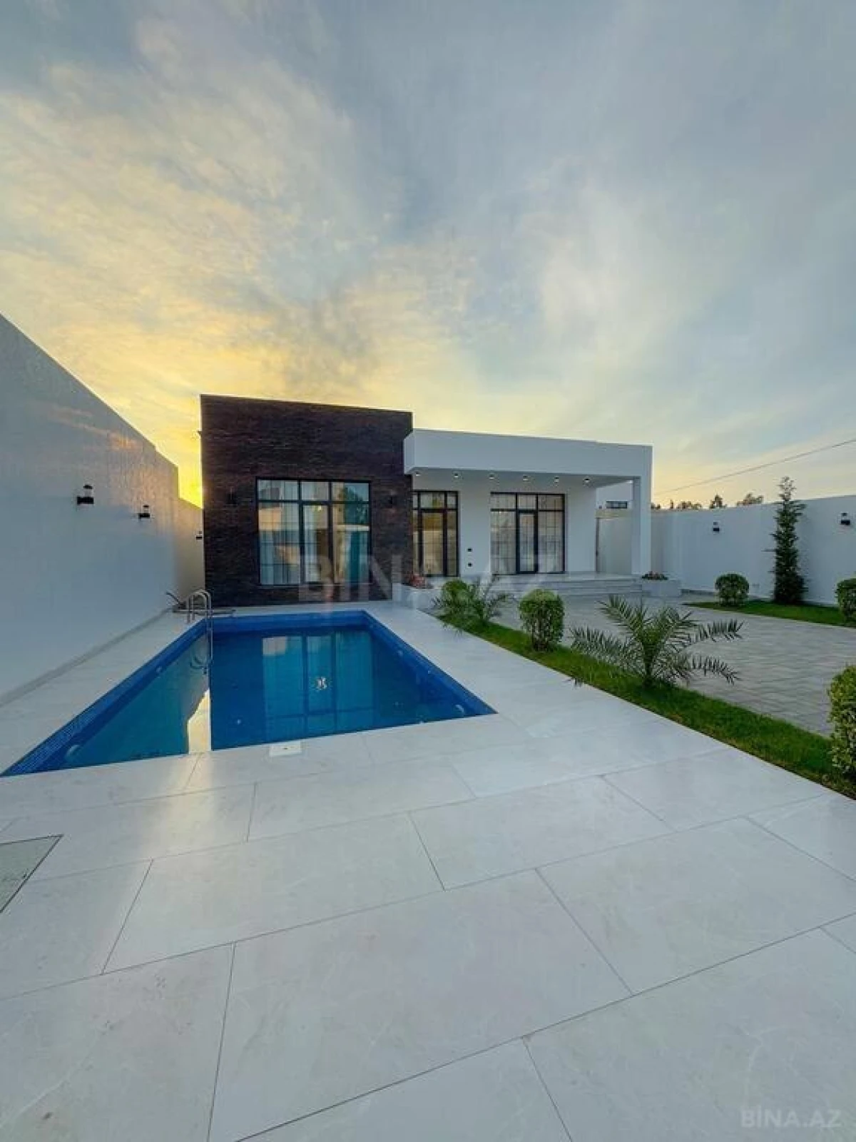 Satılır 4 otaqlı həyət evi 200 m²