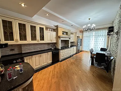 Kirayə verilir 3 otaqlı mənzil 200 m²