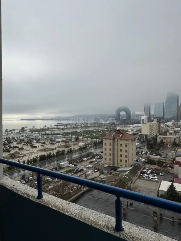 Kirayə verilir 3 otaqlı mənzil 200 m²