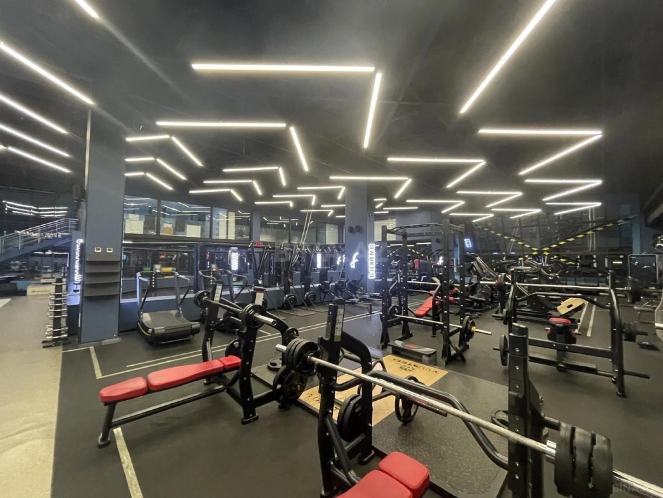 Kirayə verilir 3 otaqlı mənzil 200 m²