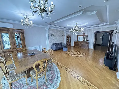 Kirayə verilir 3 otaqlı mənzil 200 m²
