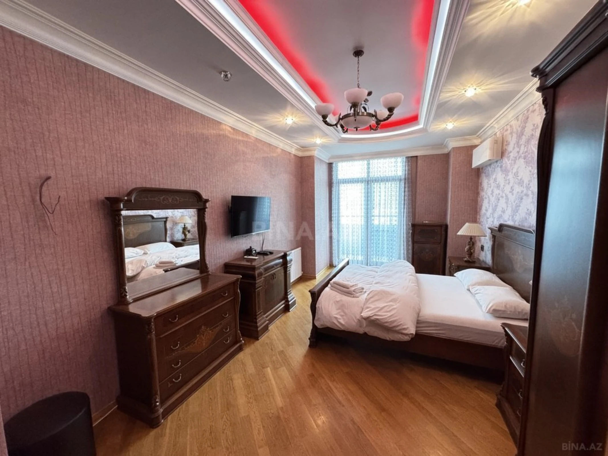Kirayə verilir 3 otaqlı mənzil 200 m²