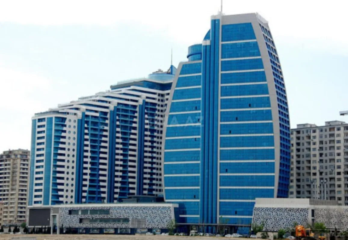 Kirayə verilir 3 otaqlı mənzil 200 m²