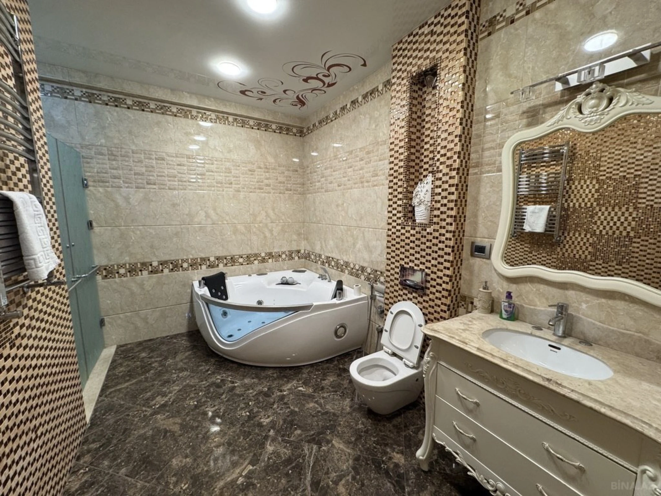 Kirayə verilir 3 otaqlı mənzil 200 m²