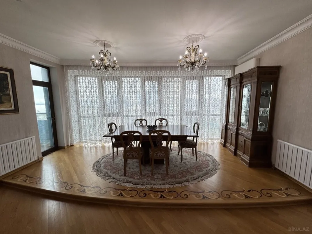 Kirayə verilir 3 otaqlı mənzil 200 m²