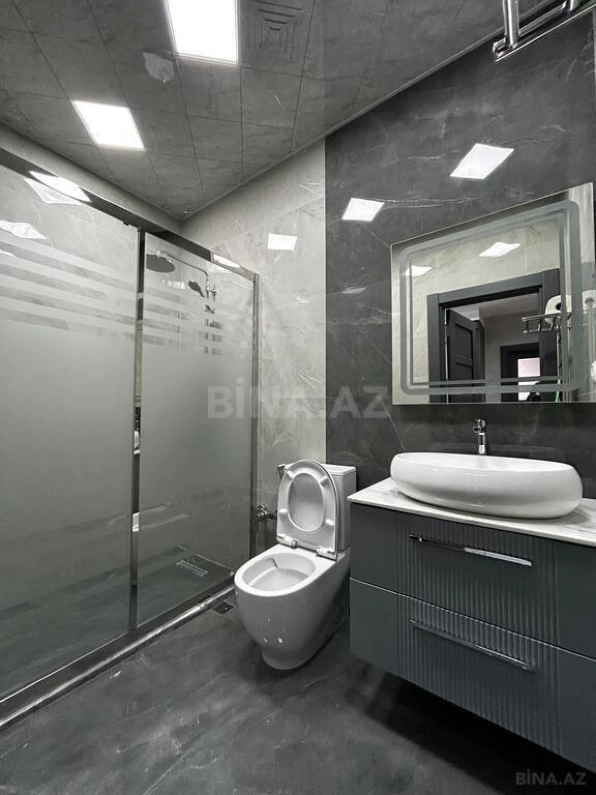 Kirayə verilir 3 otaqlı mənzil 115 m²