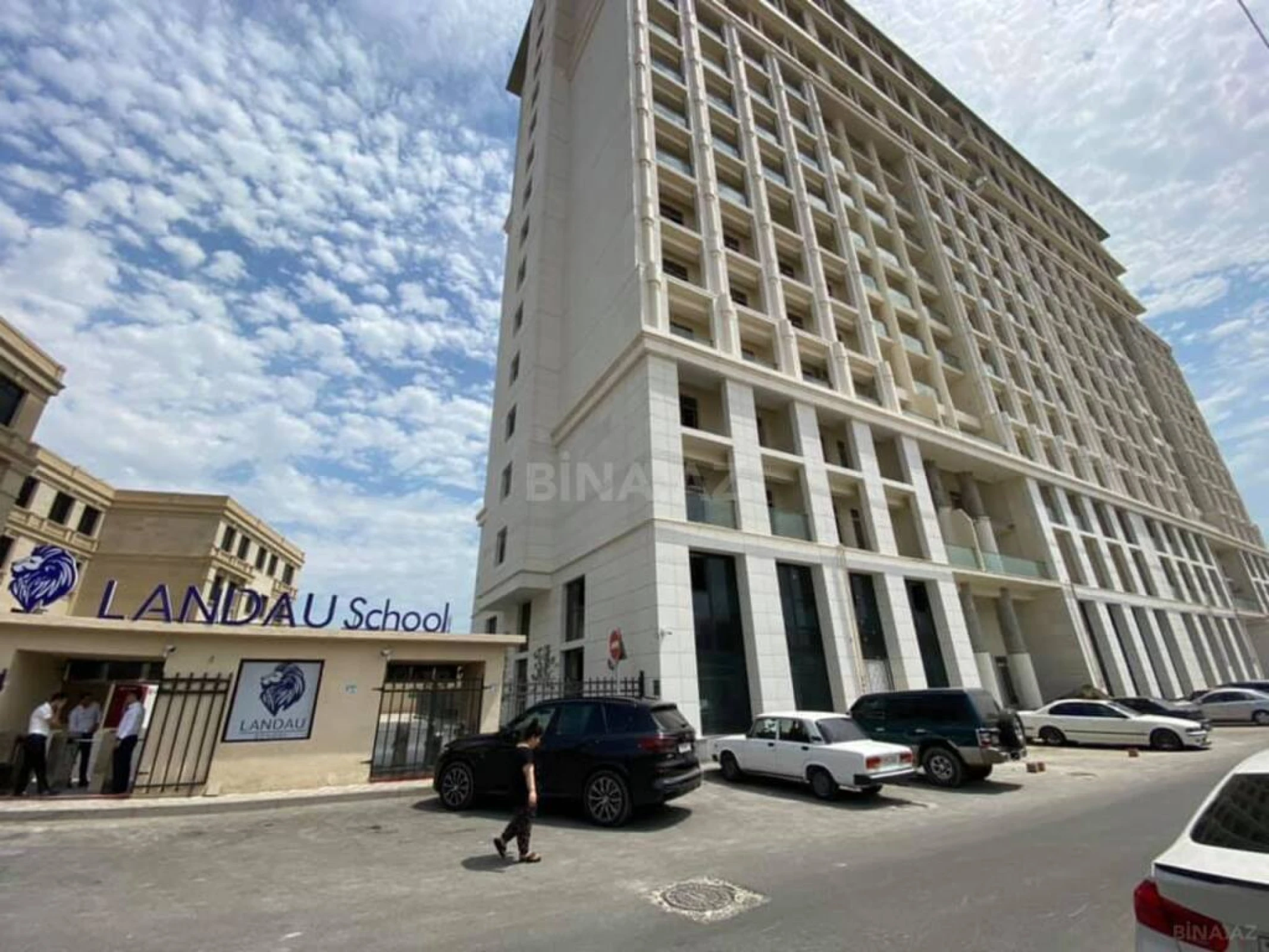 Satılır 3 otaqlı mənzil 154.6 m²