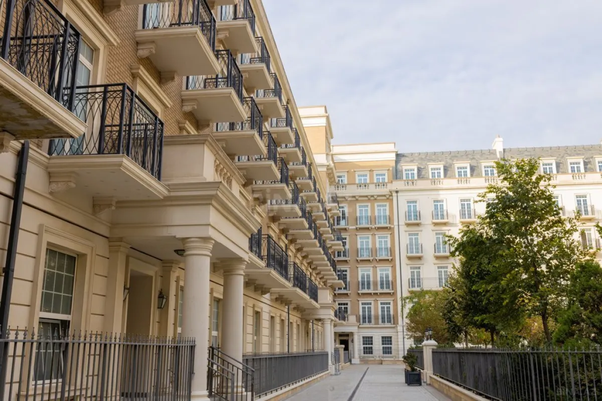 Satılır 3 otaqlı mənzil 123.7 m²