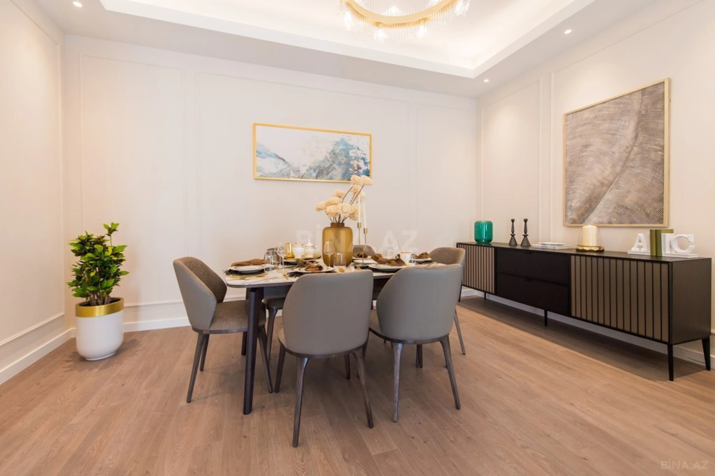 Satılır 3 otaqlı mənzil 123.7 m²