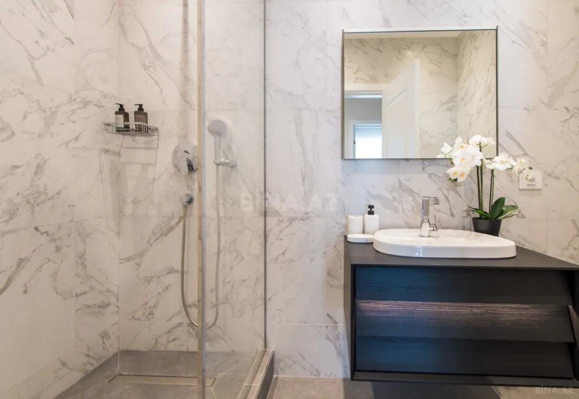 Satılır 3 otaqlı mənzil 123.7 m²