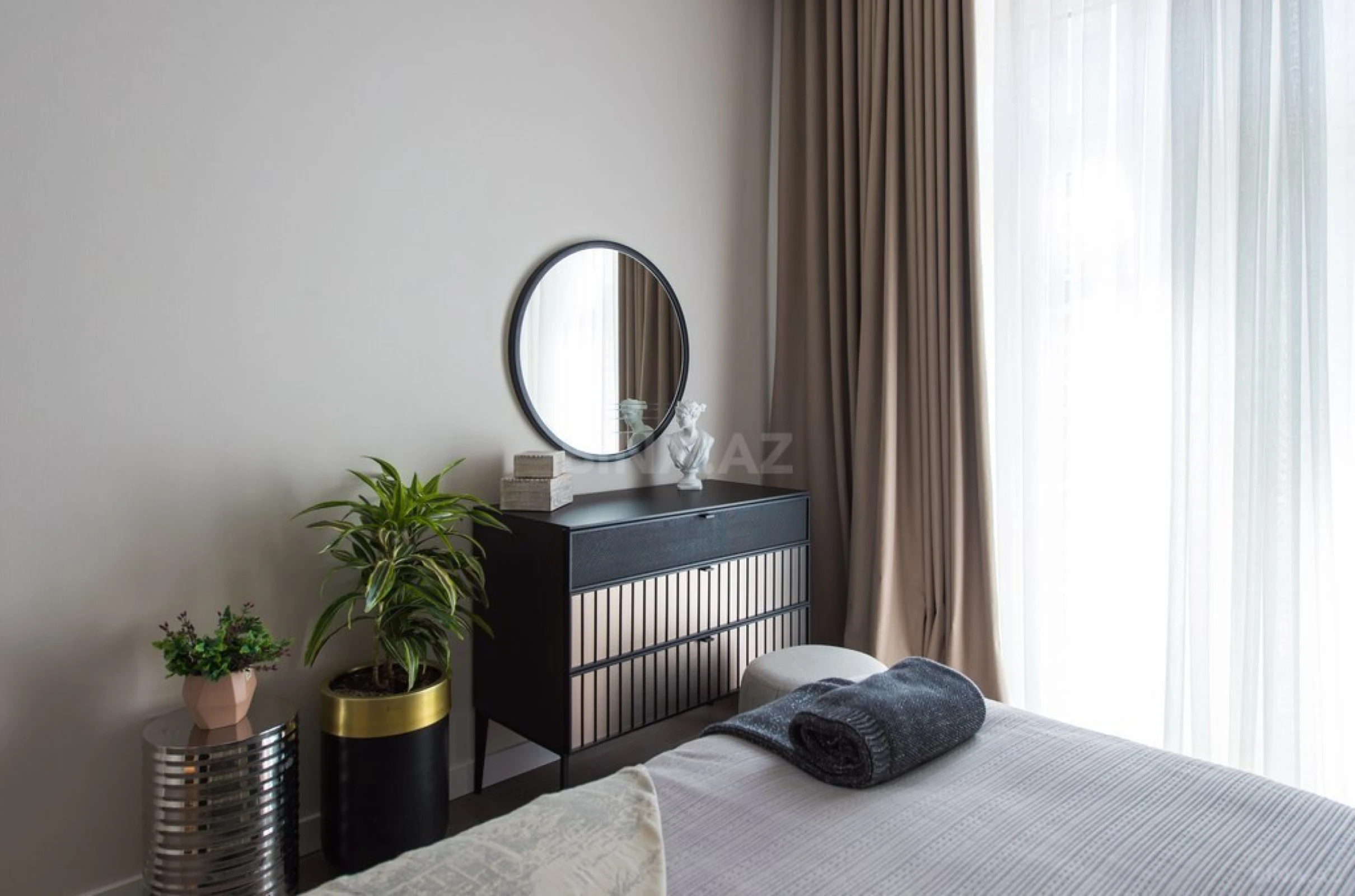 Satılır 3 otaqlı mənzil 123.7 m²