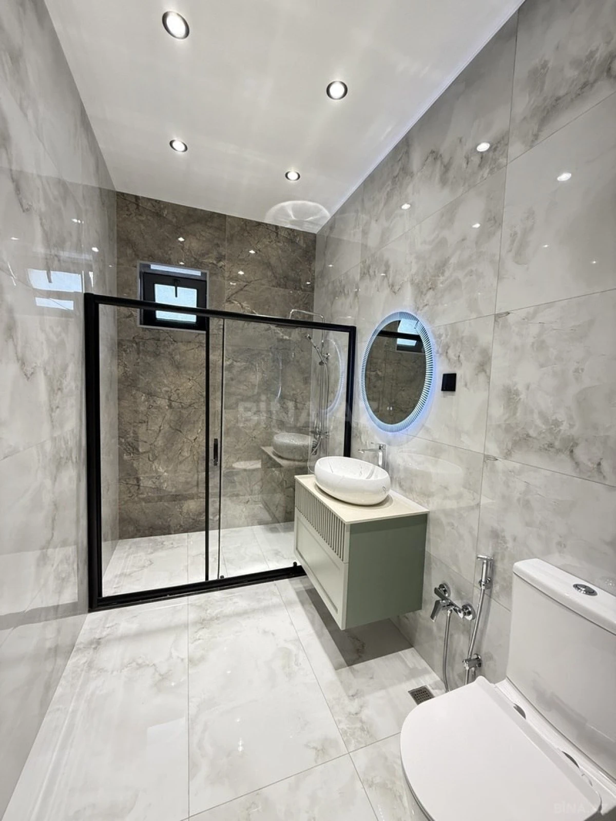 Satılır 4 otaqlı həyət evi 170 m²