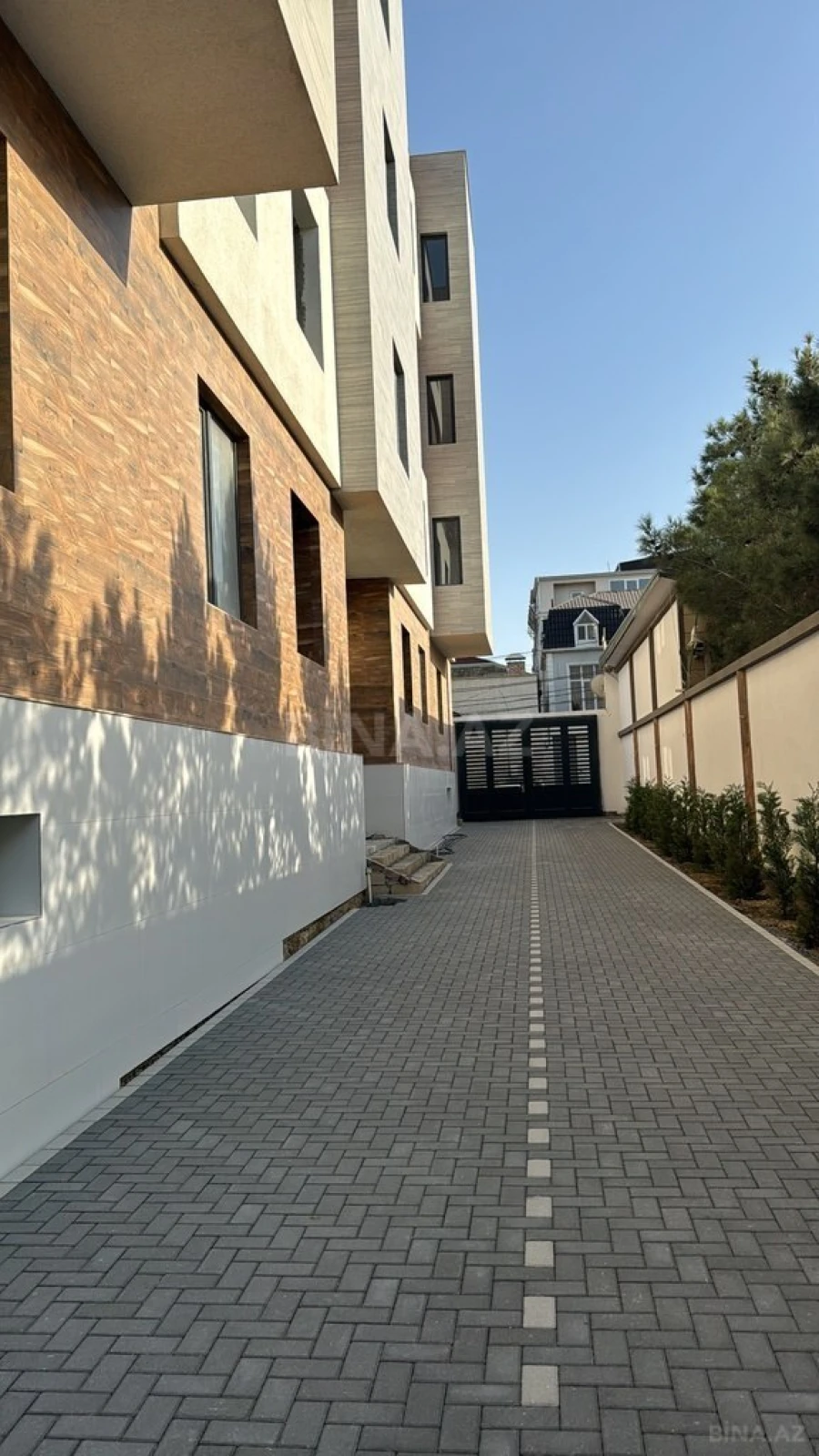 Satılır 3 otaqlı mənzil 130 m²